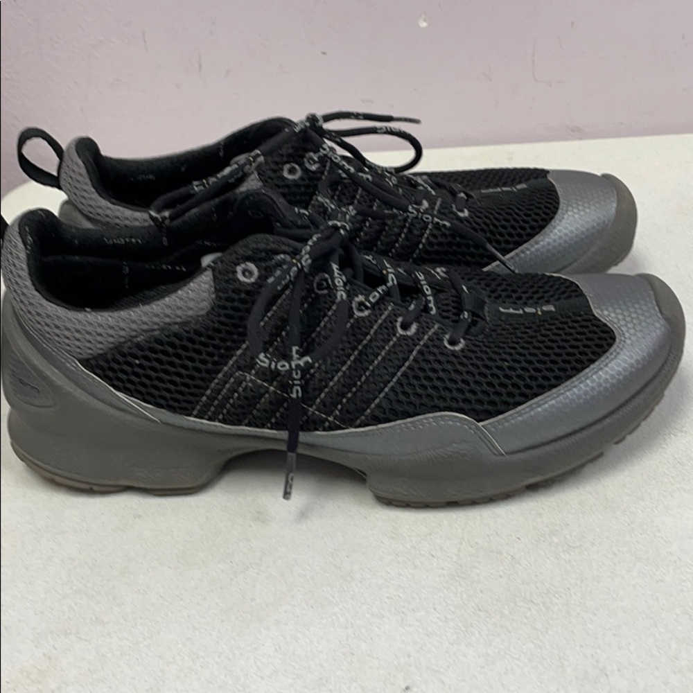 Ecco biom black & gray natural motion does size 8